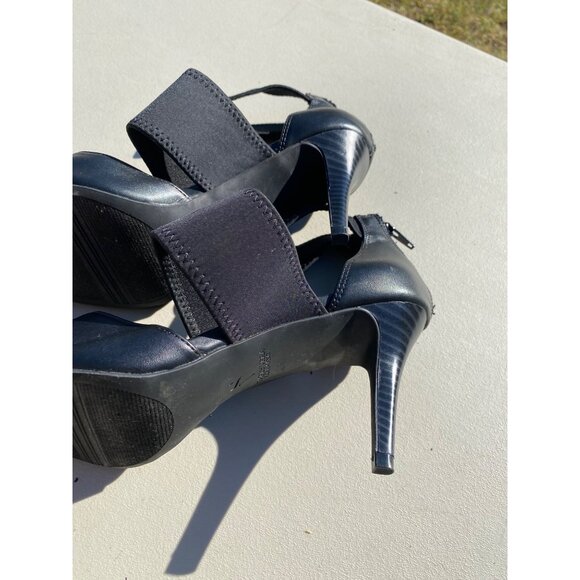 Simply Vera Vera Wang Black Strappy Pointed Toe Heels With Back Zipper Closure - Picture 7 of 7